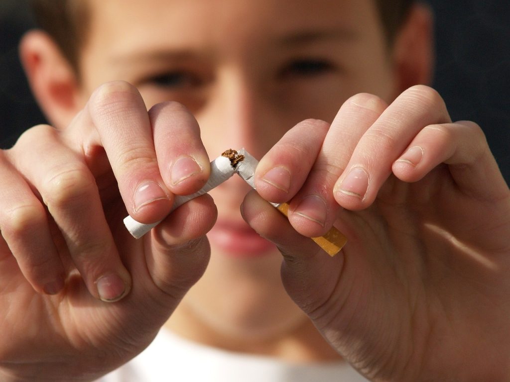 Stop smoking it affects your teeth and gums
